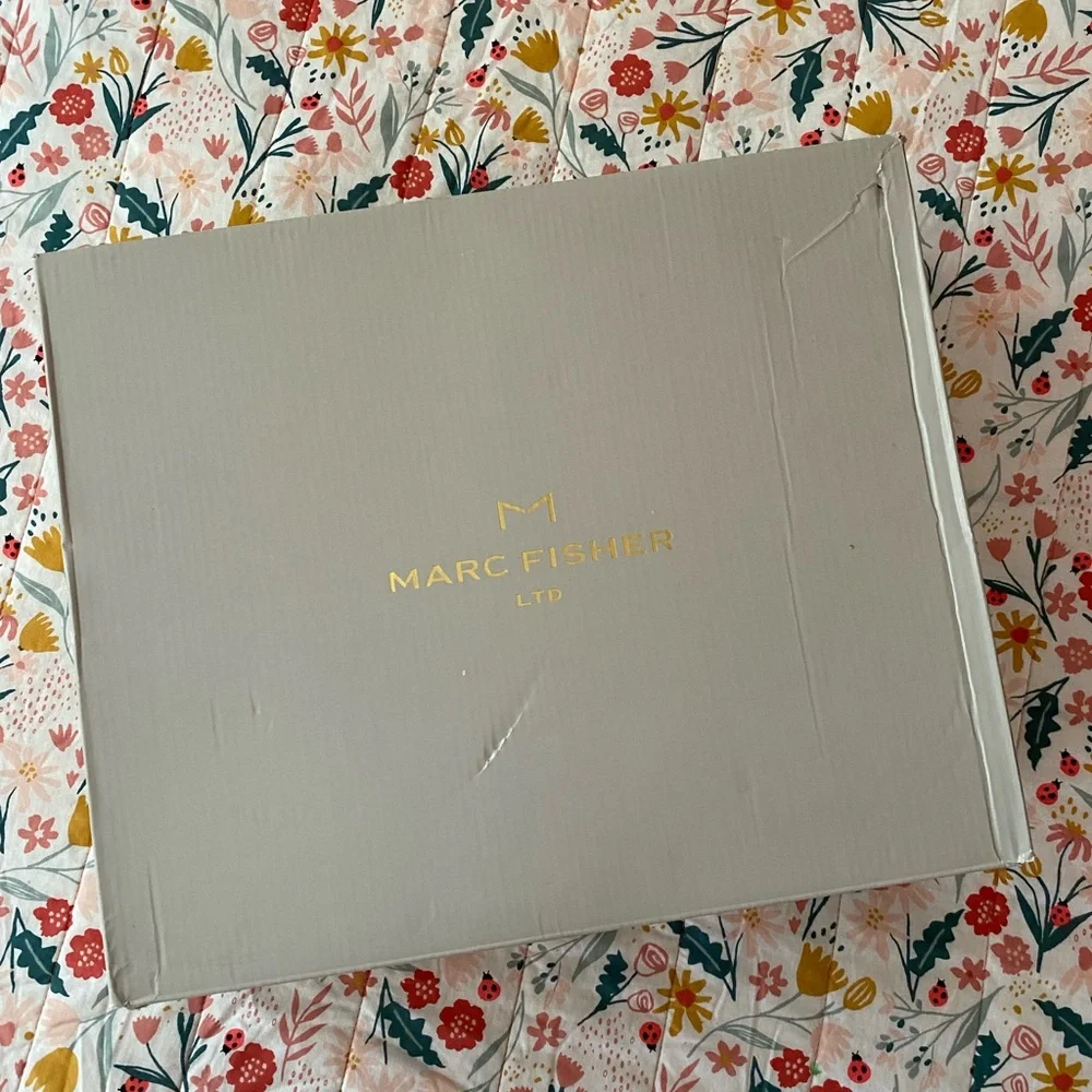 🍁NEW🍁 Marc Fisher LTD Vanlisa Chelsea Boot - Picture 5 of 11